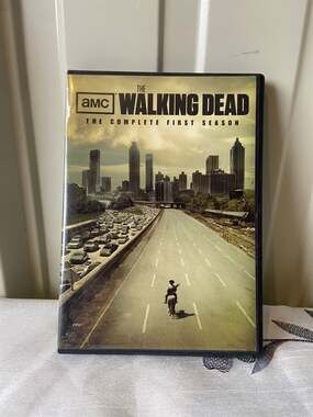 The walking dead season 1 DVD